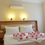 Ebruli Cunda Bed and Breakfast
