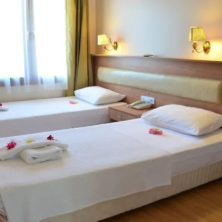 Ebruli Cunda 4* Ayvalı