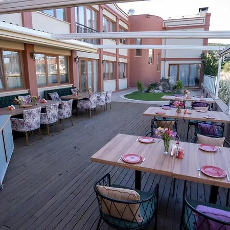 Hotel Ebruli Cunda 4*