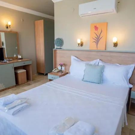 Hotel Ebruli Cunda 4*
