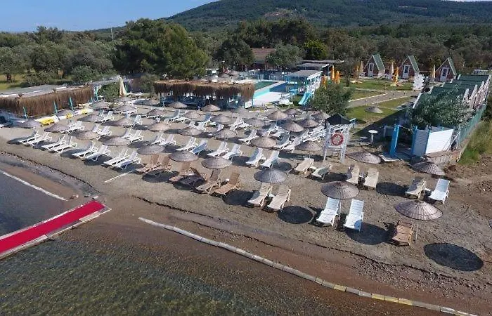 Ebruli Cunda Couette-café