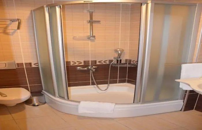 Couette-café Ebruli Cunda 4*