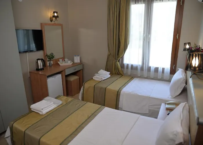 Ebruli Cunda Couette-café