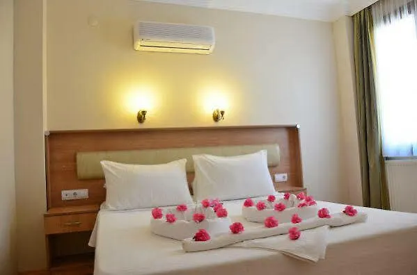 Ebruli Cunda Couette-café